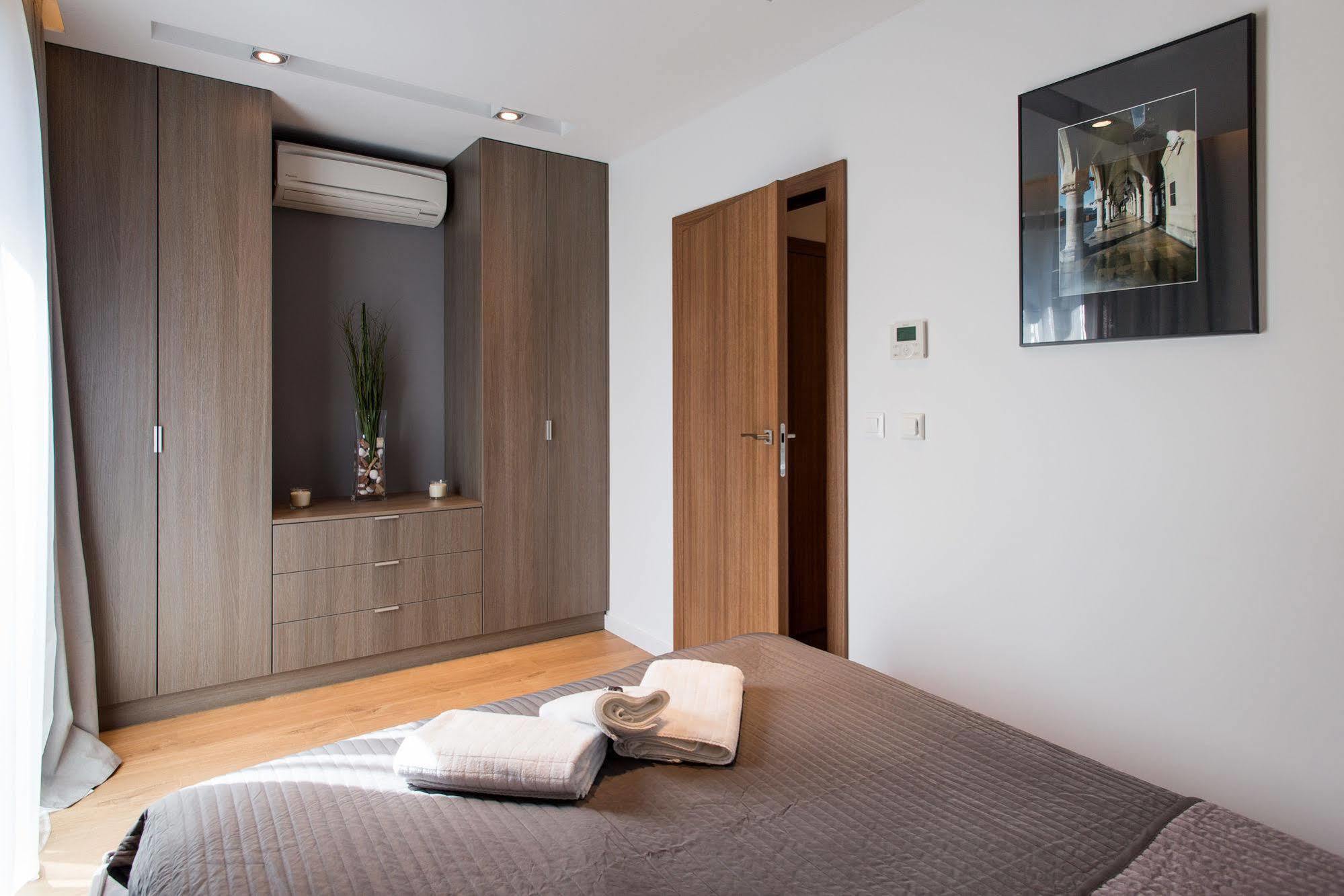 Modern Apartment By Wawel Castle Krakau Buitenkant foto