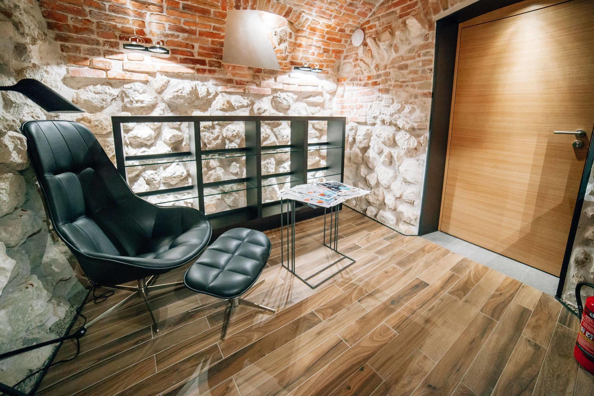 Modern Apartment By Wawel Castle Krakau Buitenkant foto